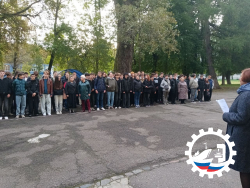 🎓 Традиционная линейка — начало новой учебной недели 🎓